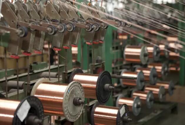 ���¾�Ե��ò�ߵͲ�ƽ���İ��ĳ���