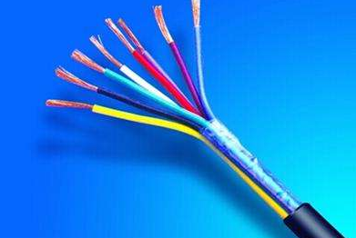 �Ĵ�ͨѶ����